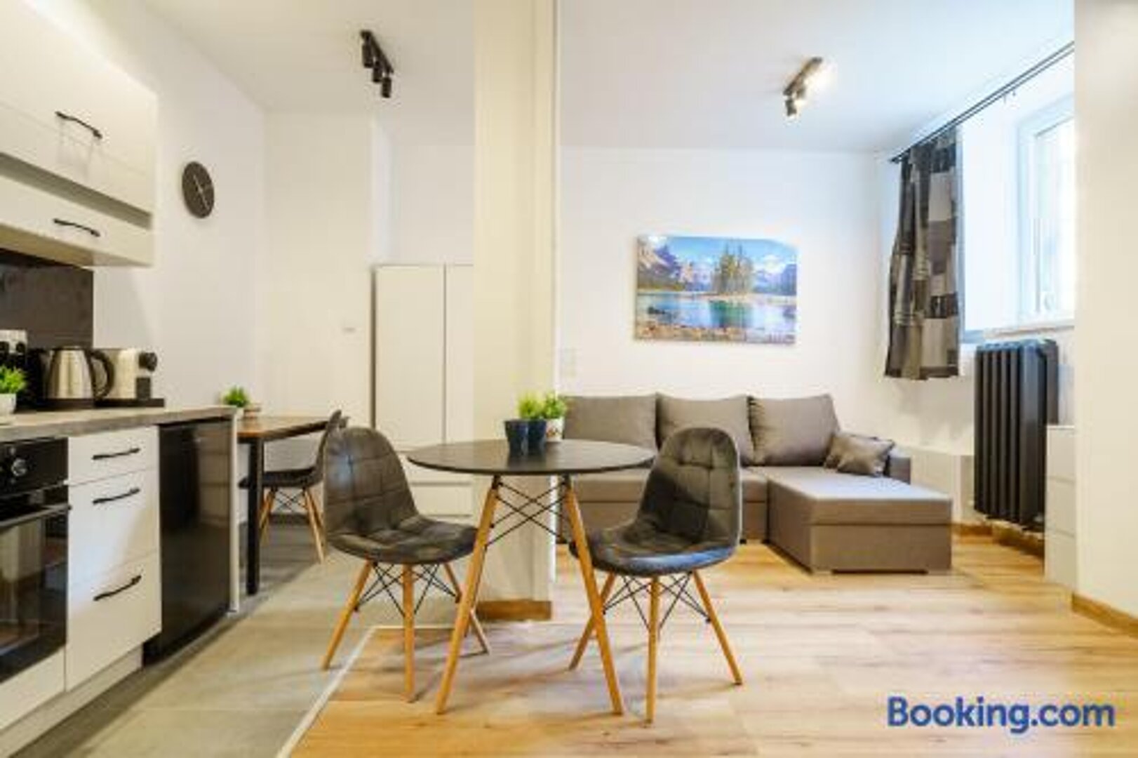 6 BOOGIE HOME Jaracza 36